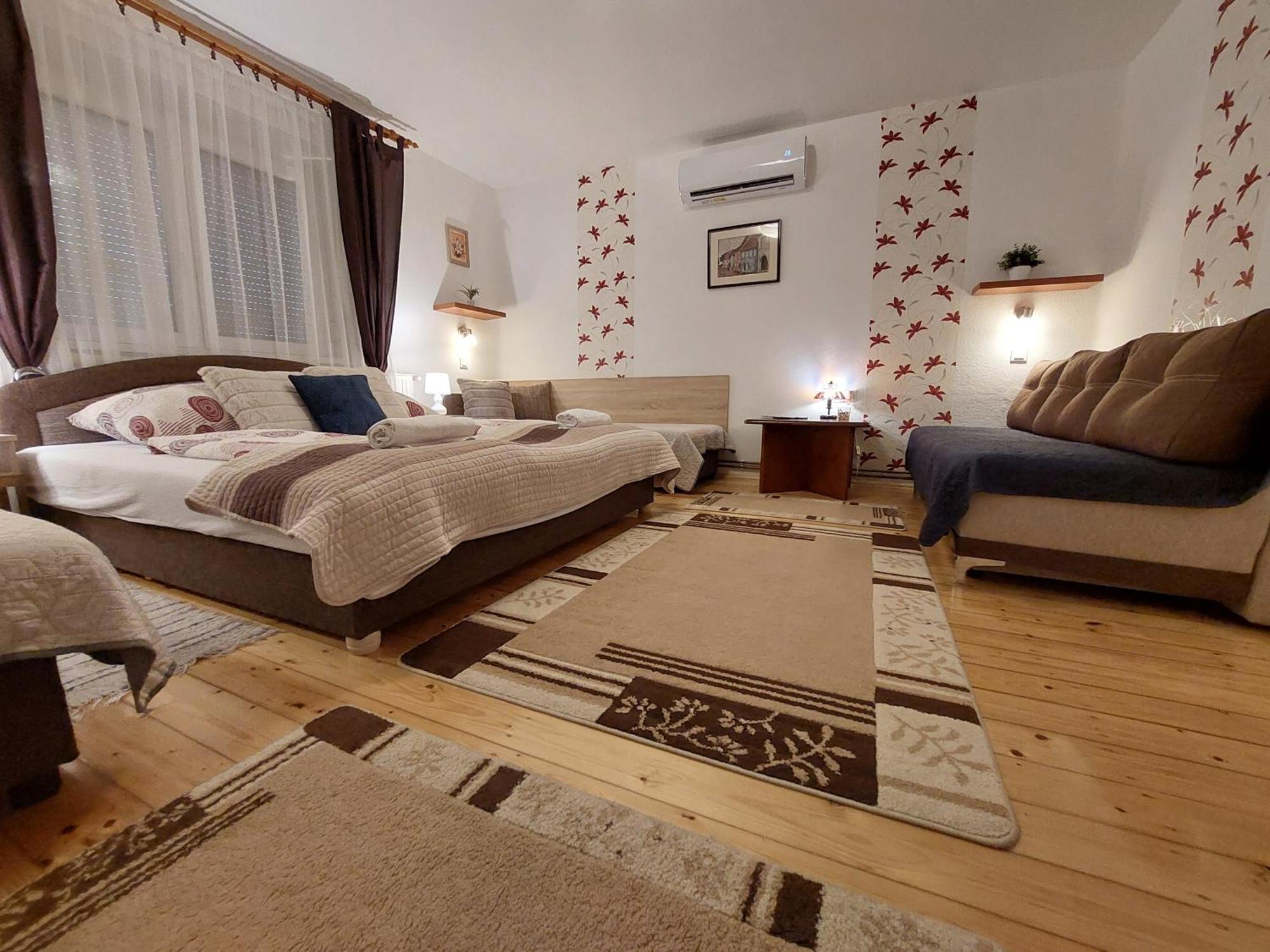 Tulipán Vendégház Sárospatak Extérieur photo